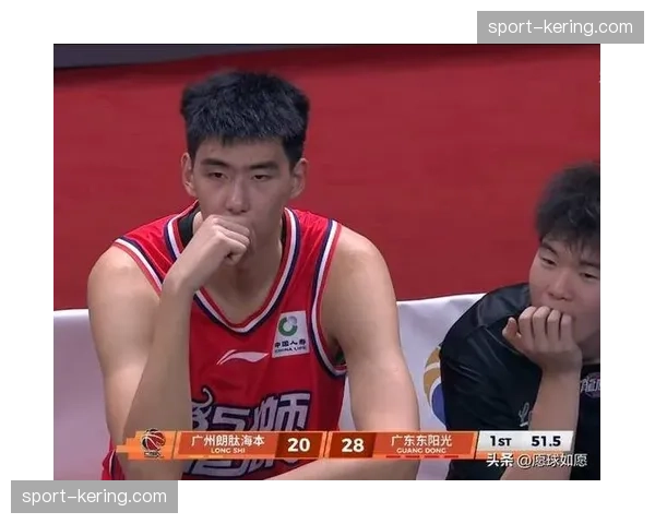 徐昕成长为核心内线 广州防守体系依赖其盖帽能力
